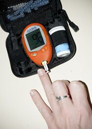 Measurement of blood glucose level in order to correct insulin doses with 1 type of diabetes